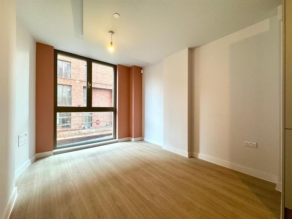 Property photo 2 of 19 Lounge Pic 5.Jpeg