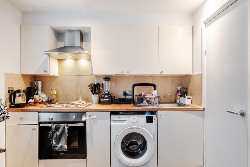 Property photo 2 of 15 Kitchen