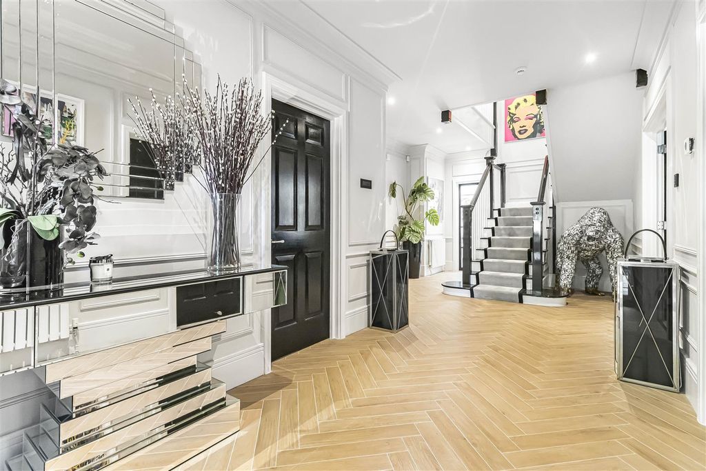 Property photo 2 of 41 13_60993.Jpg