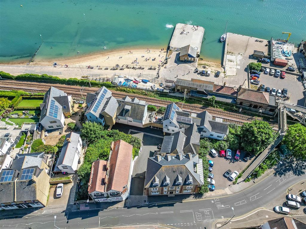 1 bed flat for saleBell Sands, Leigh-On-Sea SS9