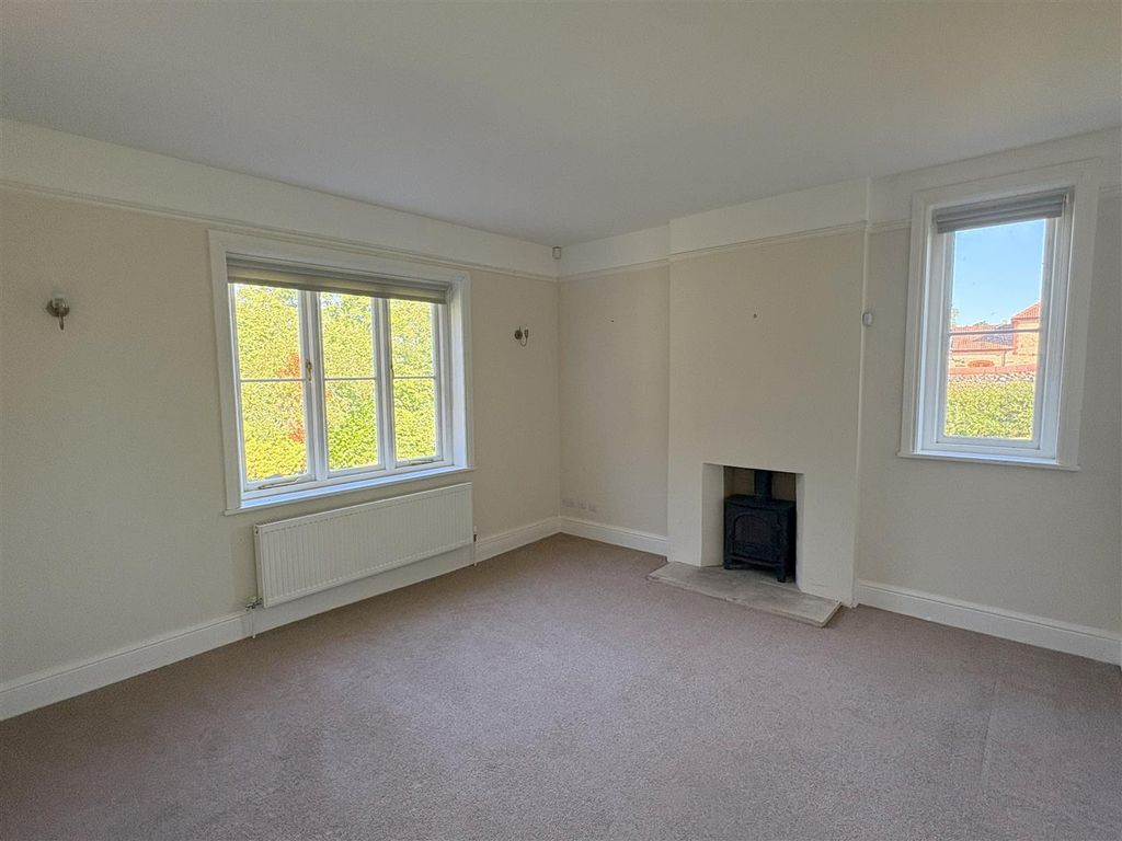 Property photo 3 of 29 Living Room