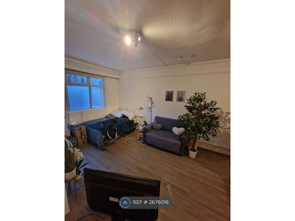 Property photo 3 of 11 Double Bed And A Sofa Bed