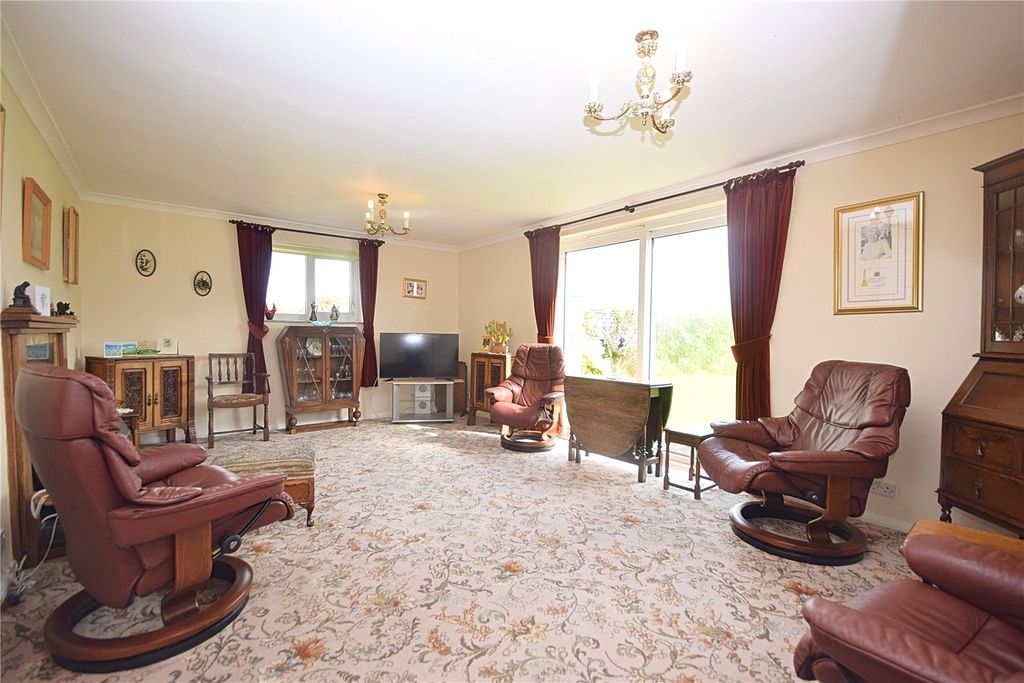 Property photo 3 of 25 Picture No. 37