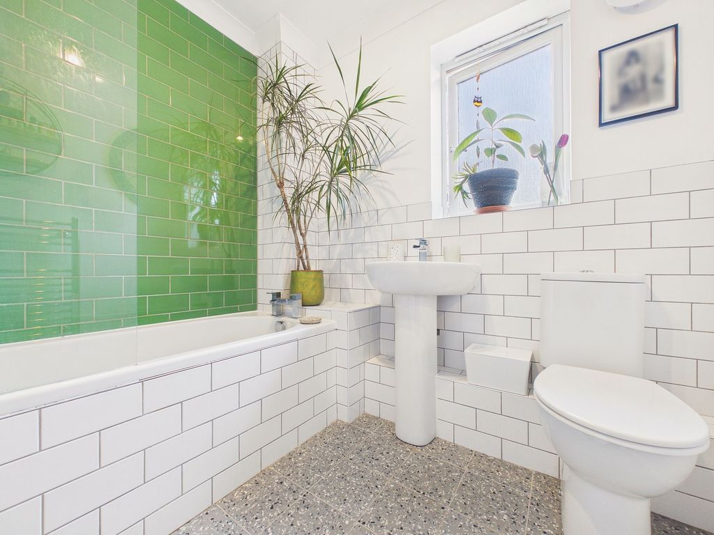 Property photo 3 of 12 Bathroom