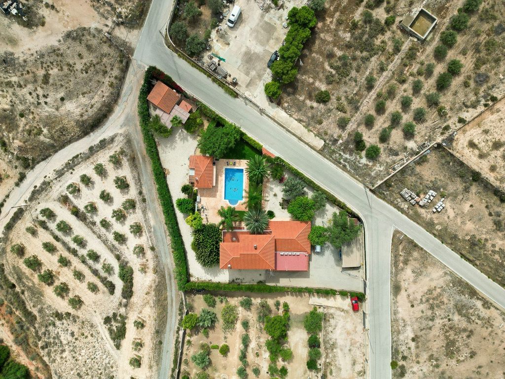 Property photo 3 of 50