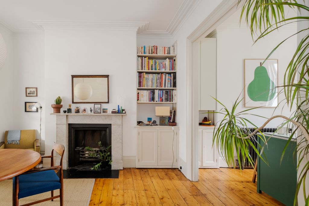 Property photo 2 of 22 Hemingford Road