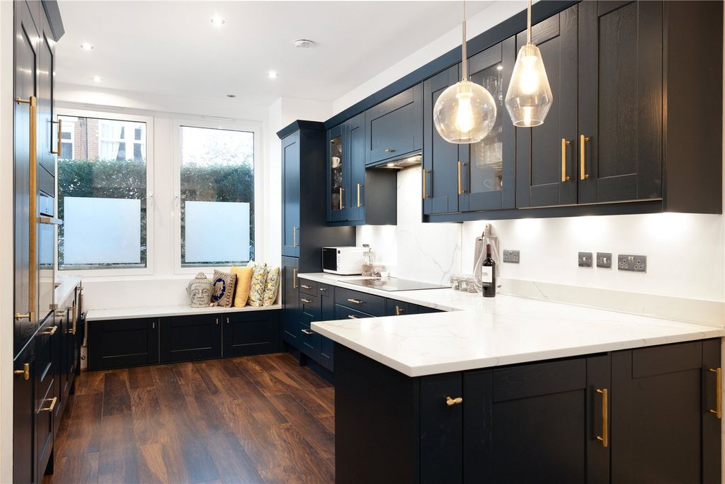 Property photo 2 of 15 Kitchen