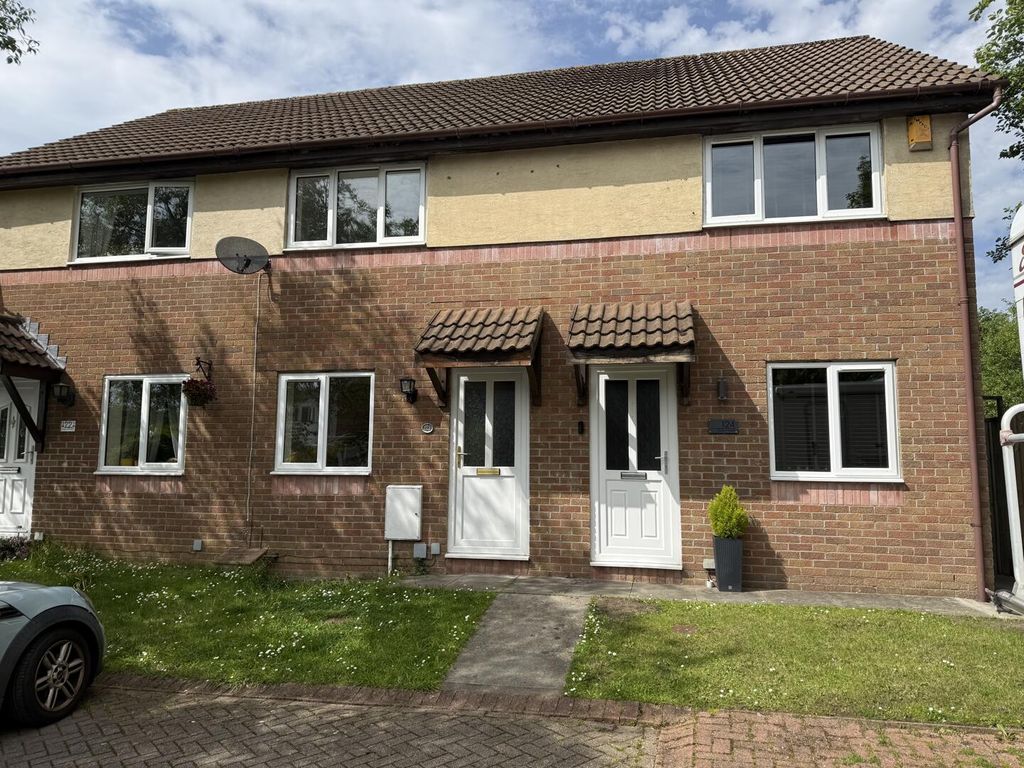 Property photo 1 of 8 Front (Exterior)