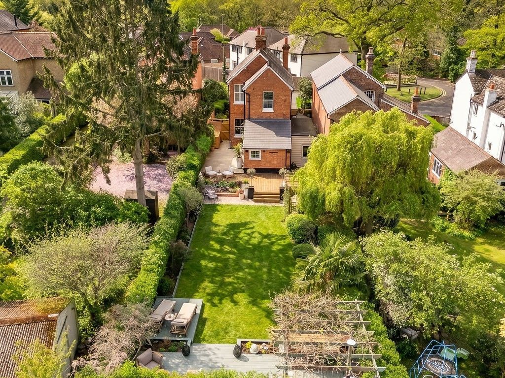 Property photo 1 of 16