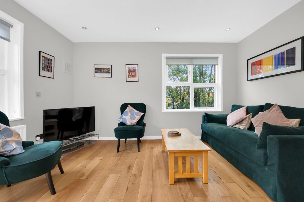 Property photo 3 of 19