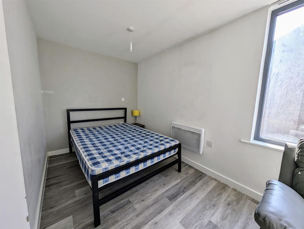 Property photo 3 of 6 Studio.Jpg