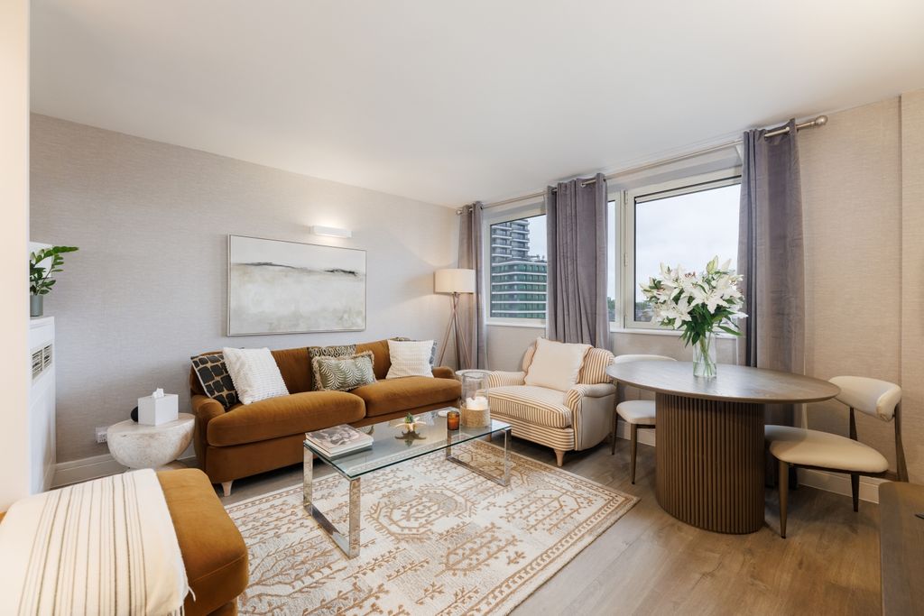 Property photo 1 of 10 Consort Rise House Flat 77 (04 Of 10)