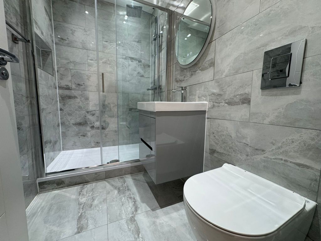 Property photo 3 of 4 Gallery