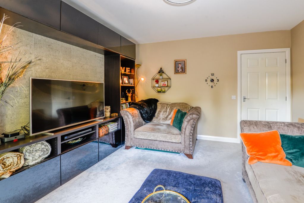 Property photo 2 of 22 Lounge