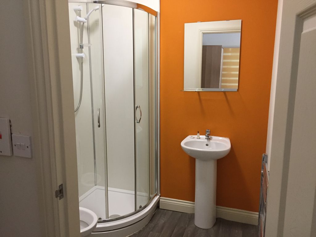 Property photo 2 of 13 Bthroom