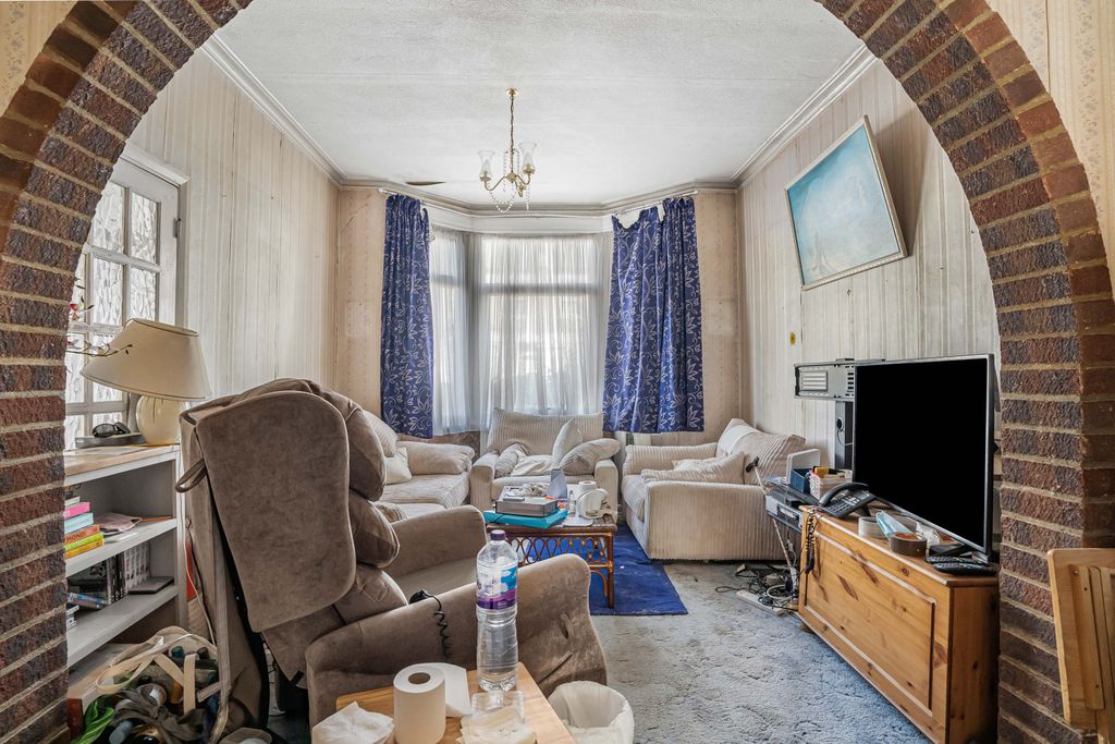 Property photo 2 of 14 Gallery