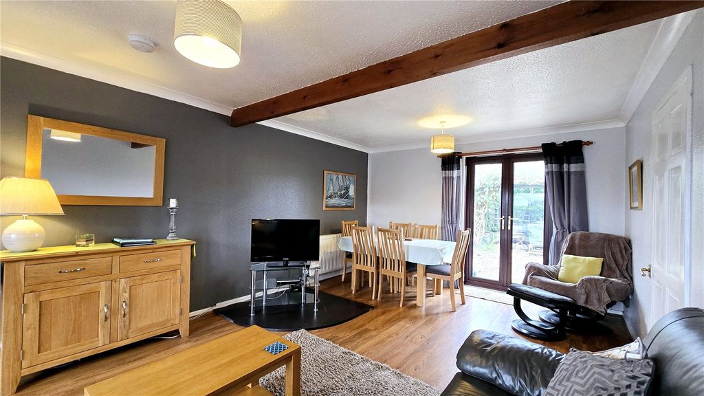 Property photo 3 of 19 Picture No. 17