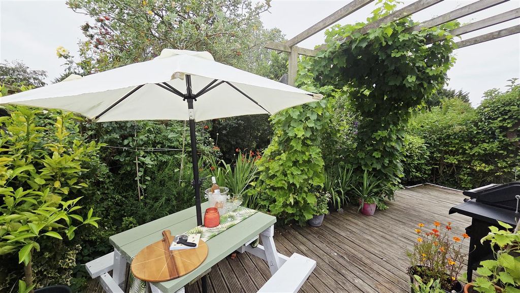 Property photo 2 of 26 Al Fresco Dining