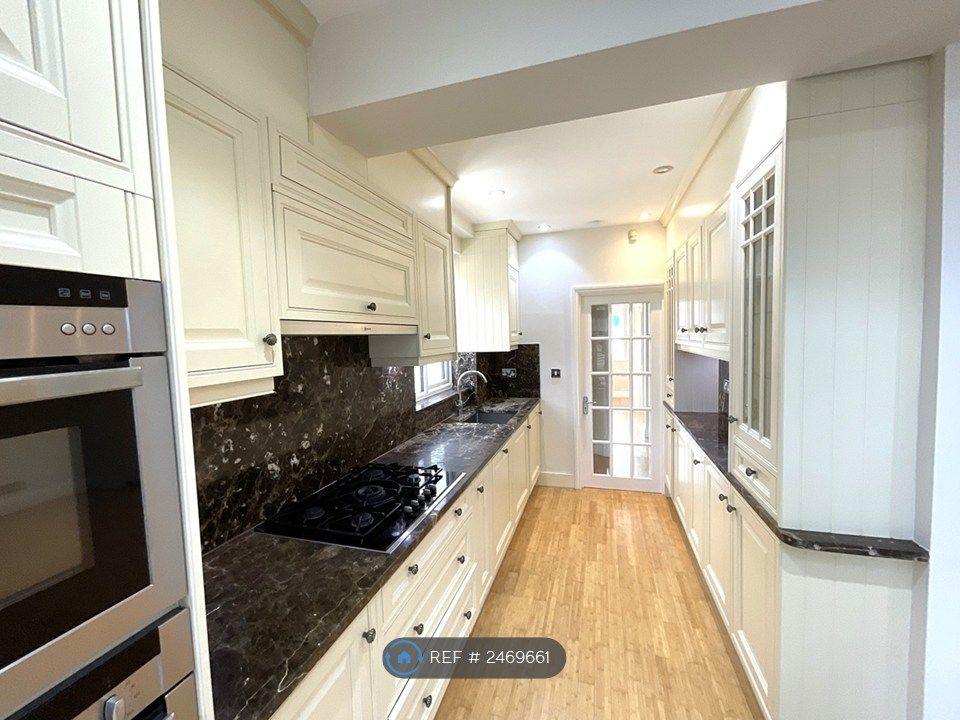Property photo 2 of 26