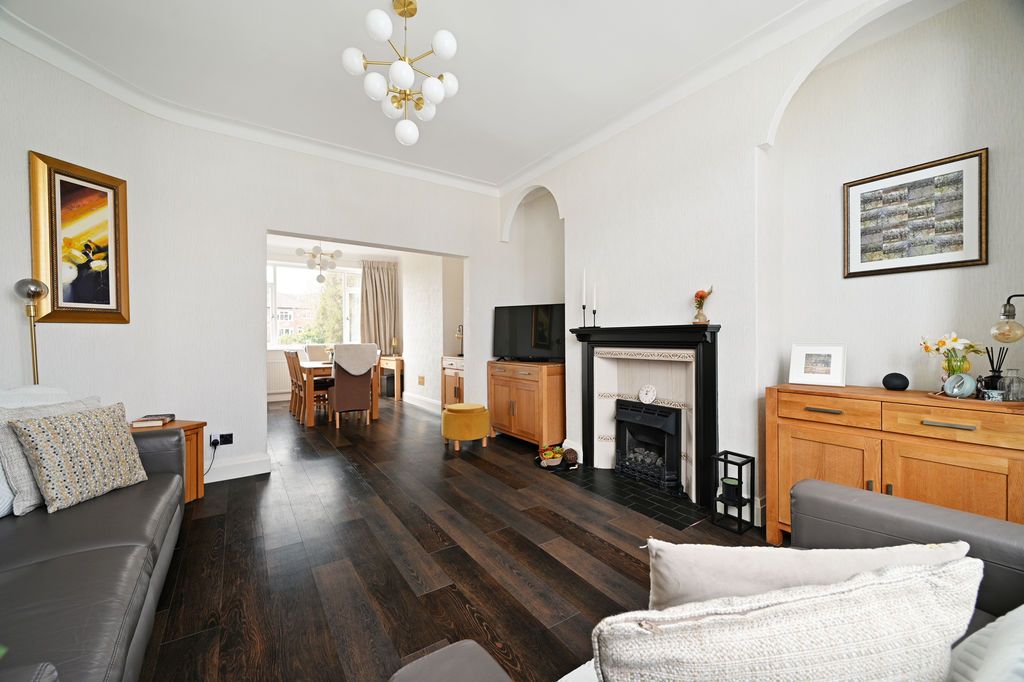 Property photo 3 of 34 Open Plan Living / Dining