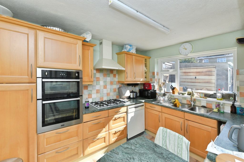 Property photo 3 of 17