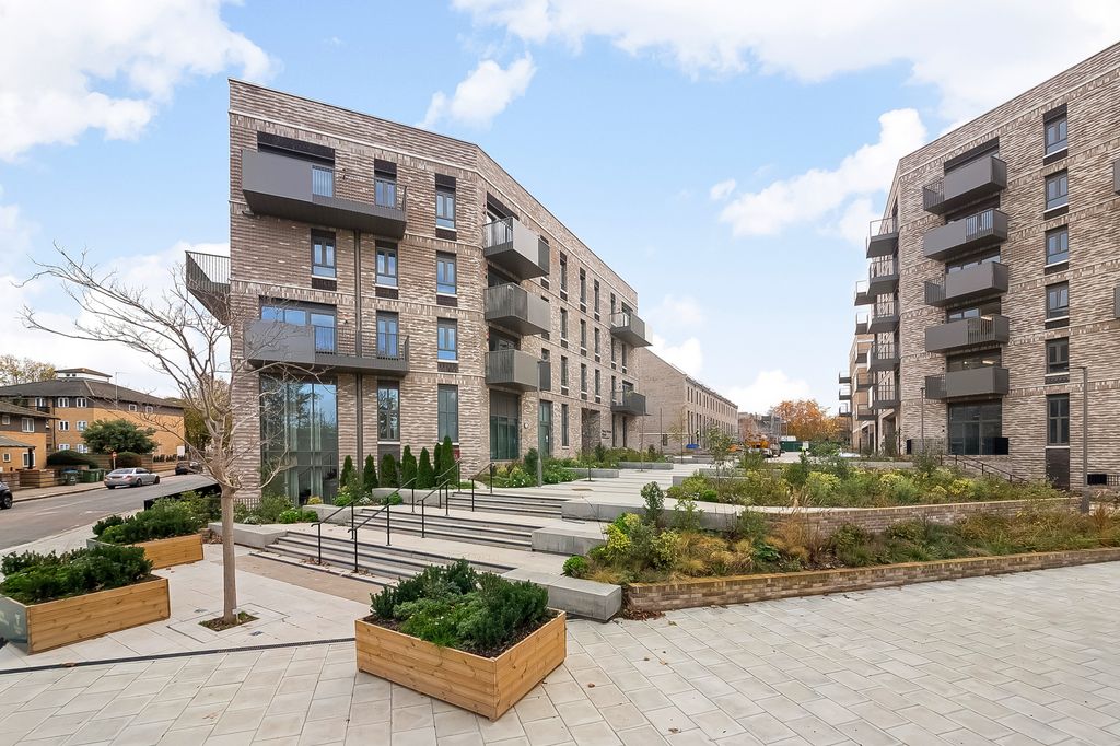 Property photo 2 of 13