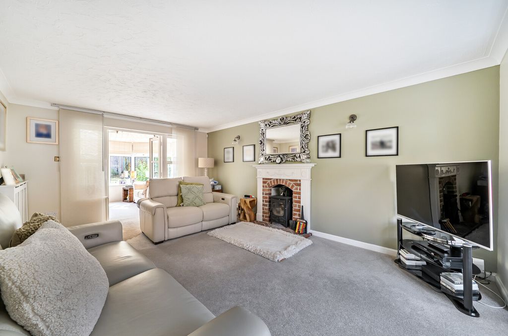 Property photo 2 of 21 15145043