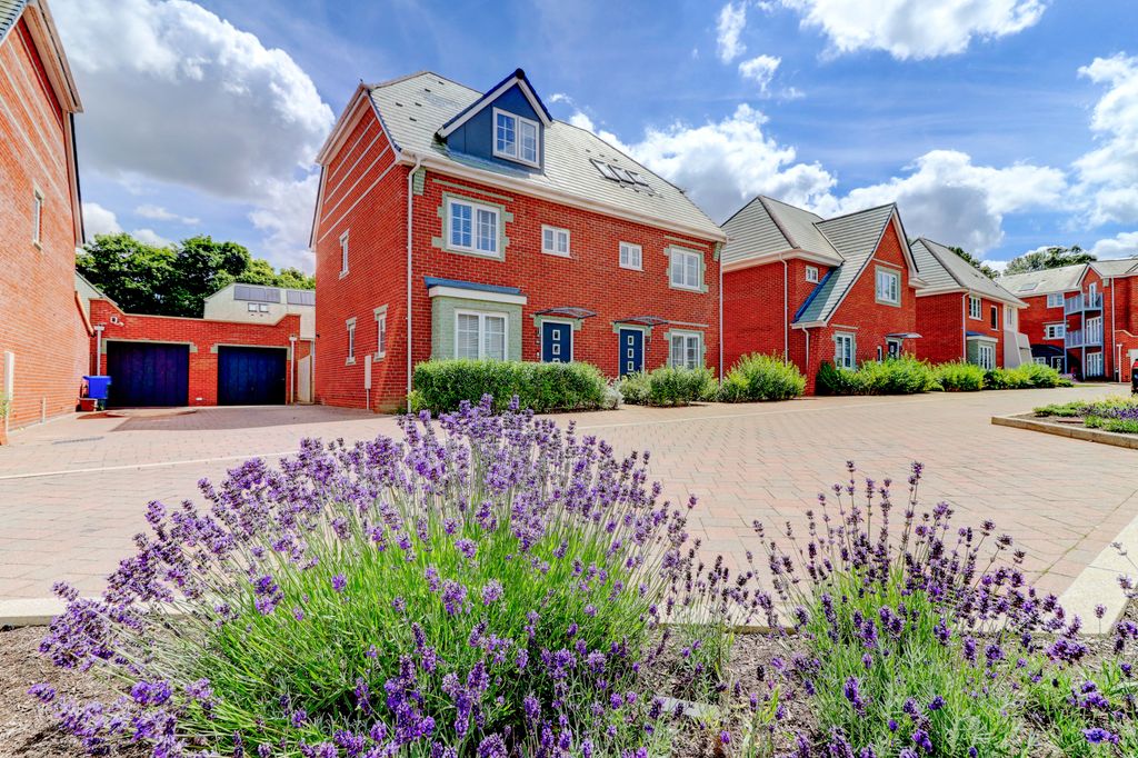 Property photo 1 of 17 Picture No. 01