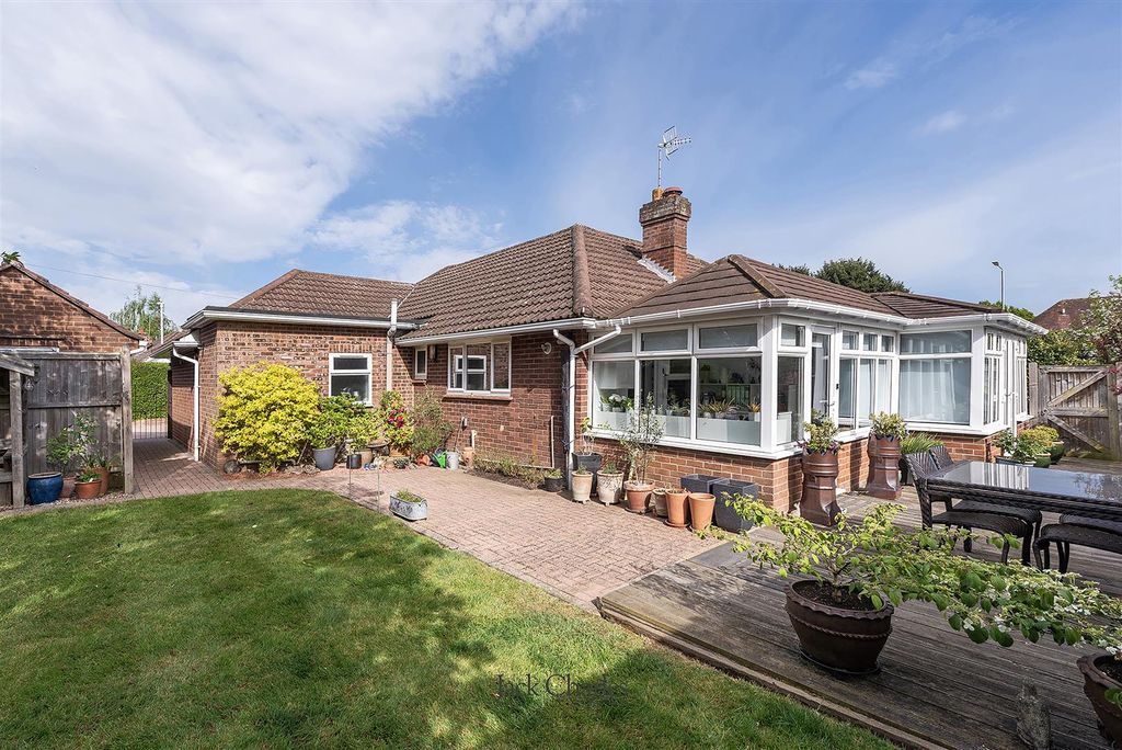 Property photo 1 of 19 8