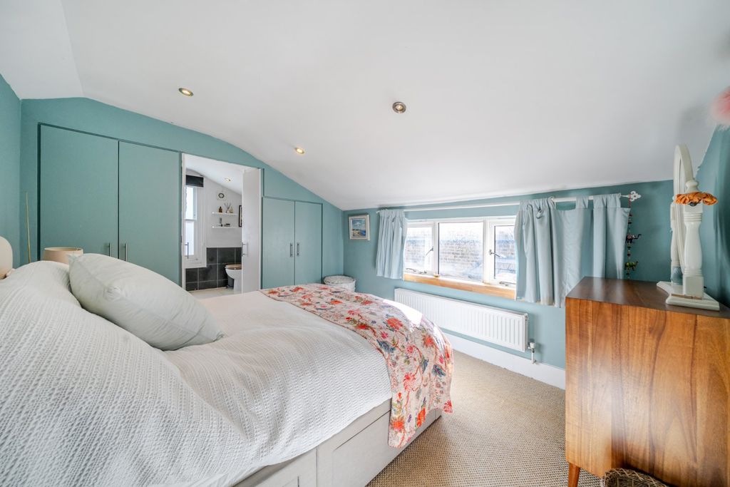 Property photo 3 of 14 Picture No. 10