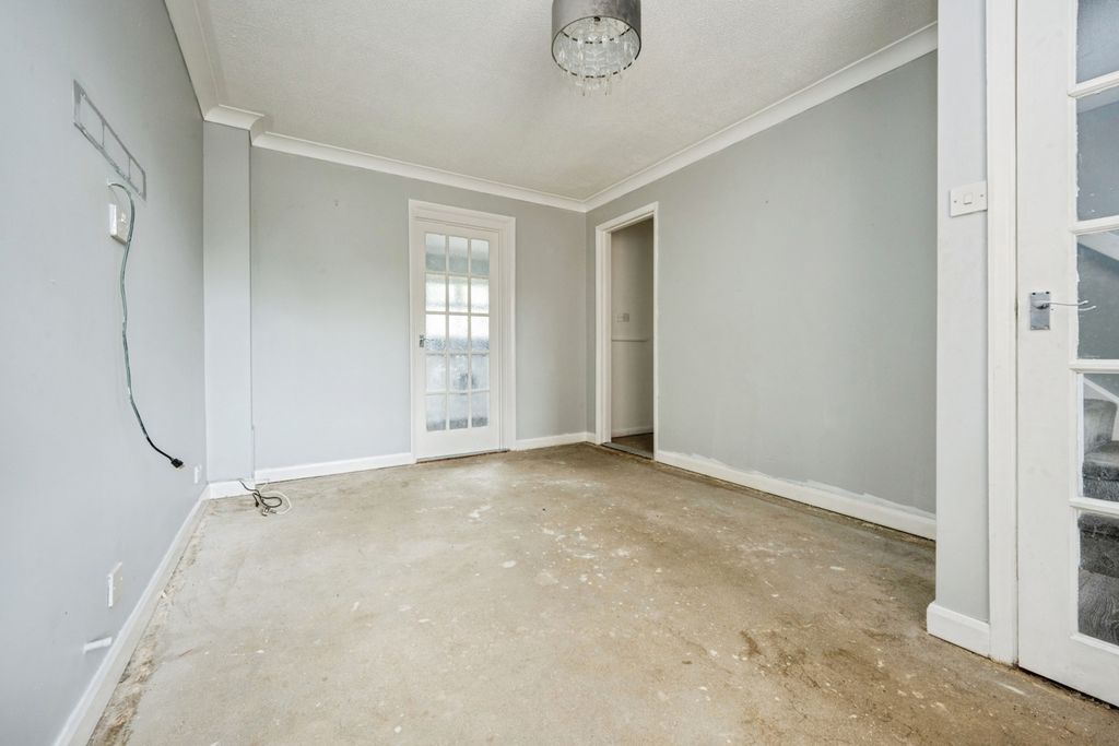 Property photo 2 of 17 Photo
