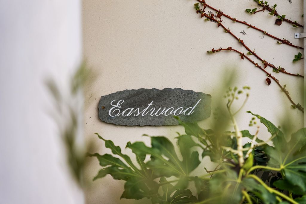 Property photo 2 of 51