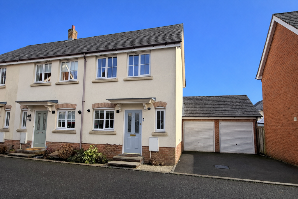 Property photo 1 of 2 Front (Exterior)