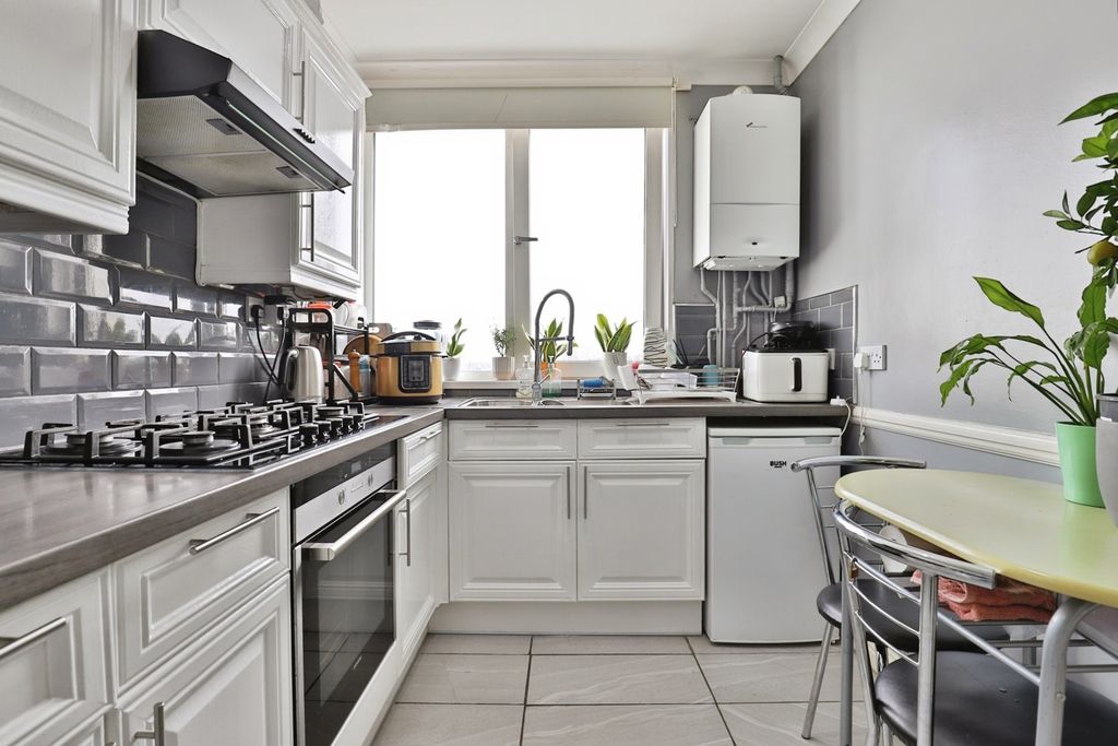 Property photo 3 of 17 Pbox-Img.Jpg