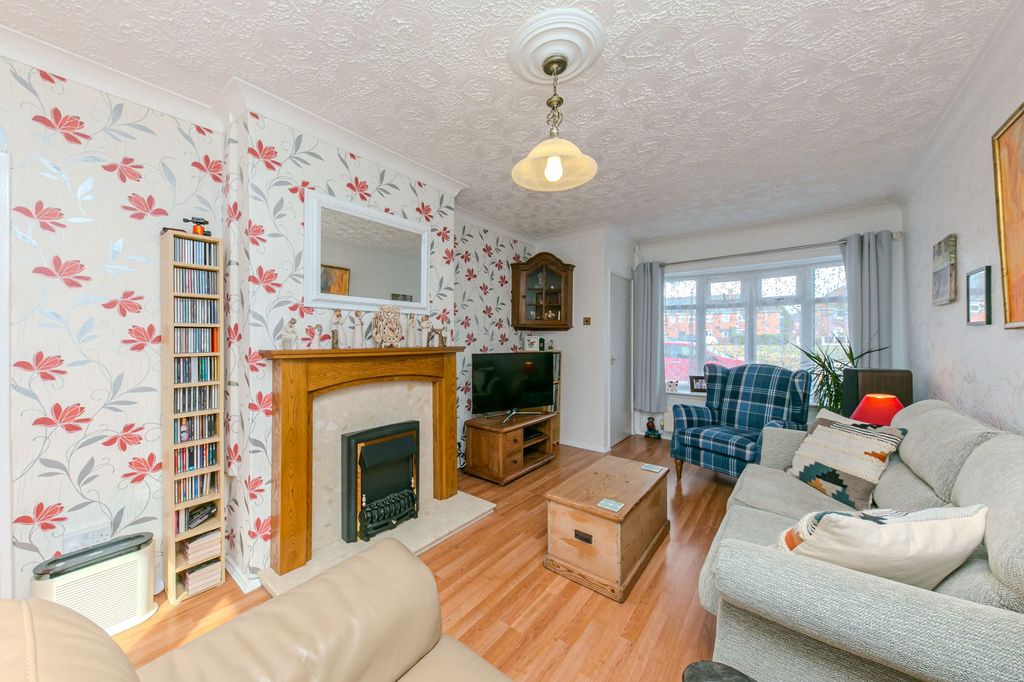 Property photo 3 of 33