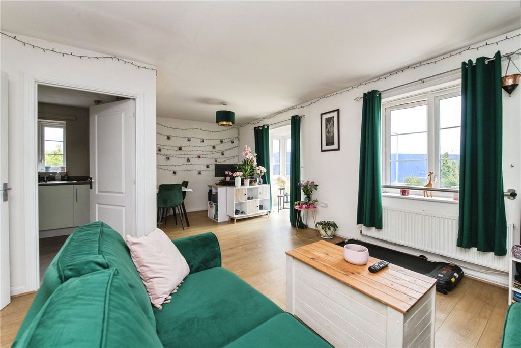 Property photo 3 of 11 Picture No. 18