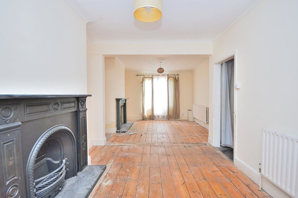 Property photo 3 of 13