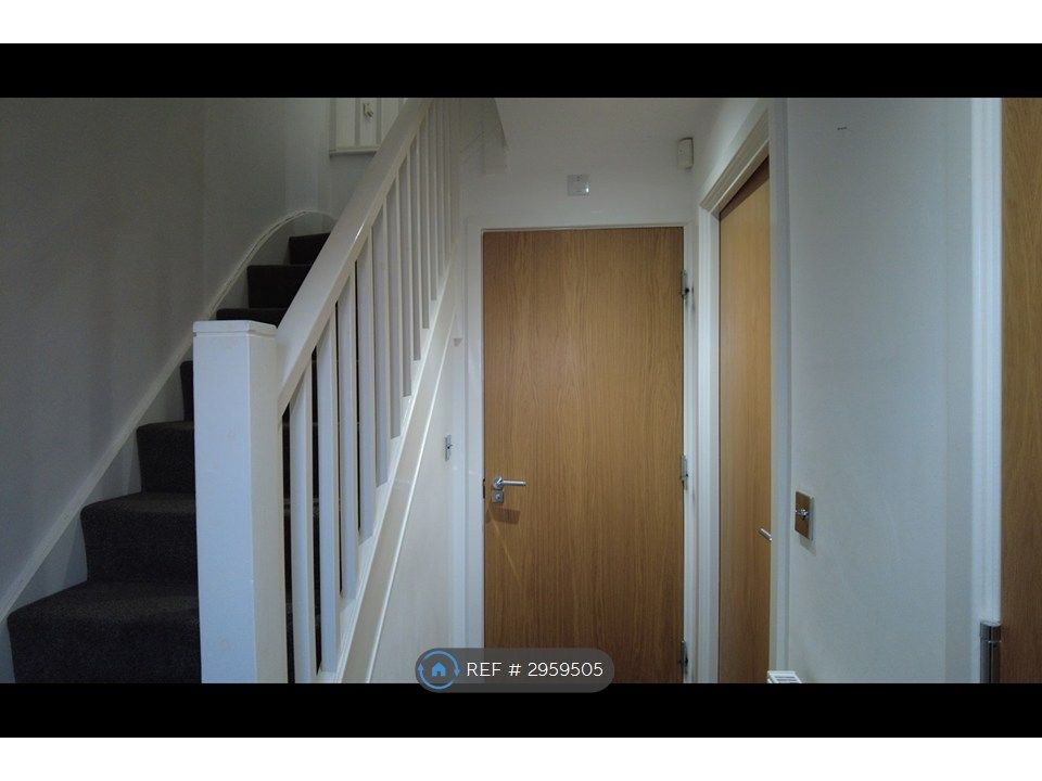 Property photo 2 of 12 Entrance