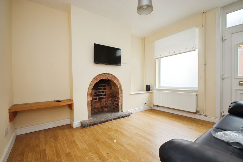 Property photo 3 of 12