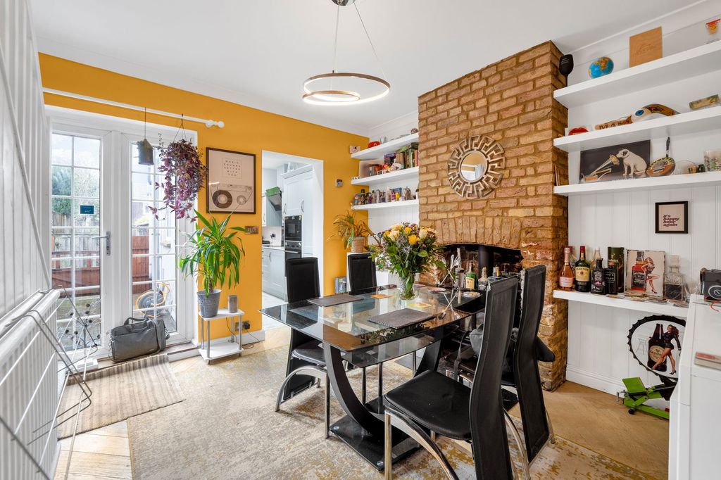 Property photo 3 of 15