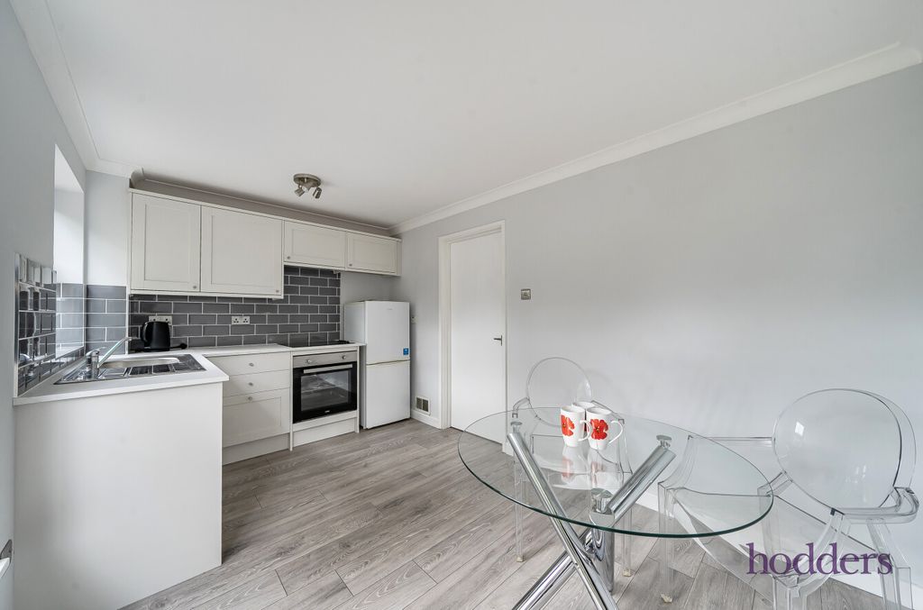 Property photo 3 of 18 B7Efc260-060F-458...