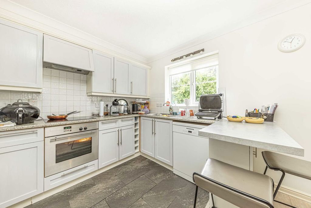 Property photo 3 of 6