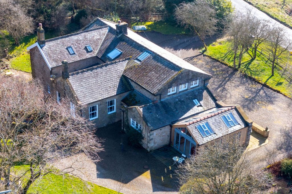 Property photo 3 of 44