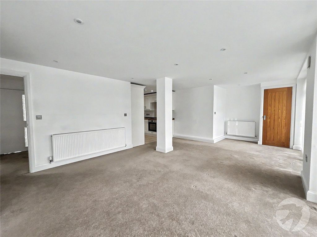 Property photo 2 of 23 Picture No. 06