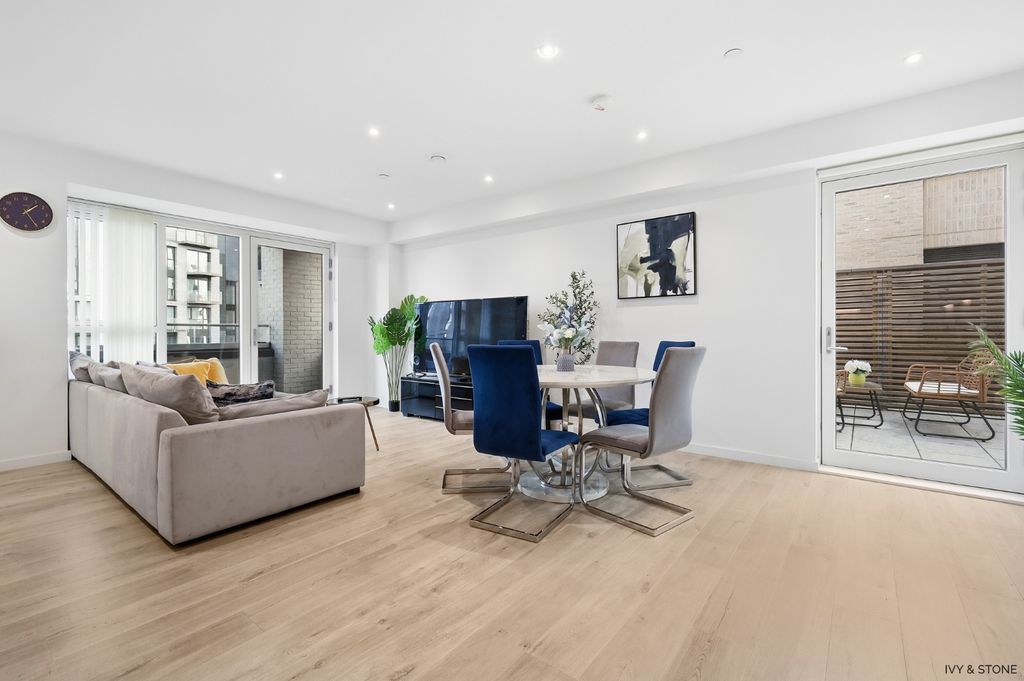 Property photo 3 of 22 4618723