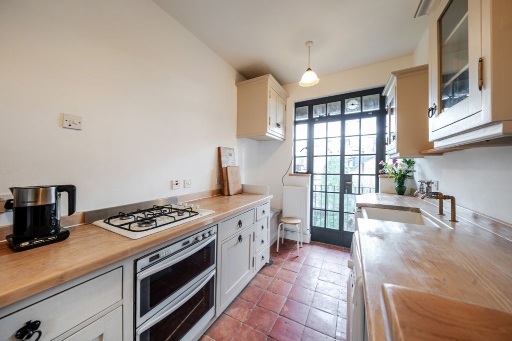 Property photo 3 of 22