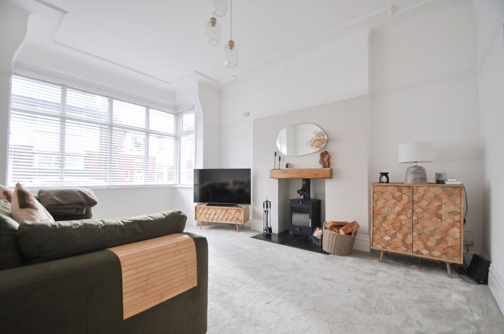 Property photo 3 of 44