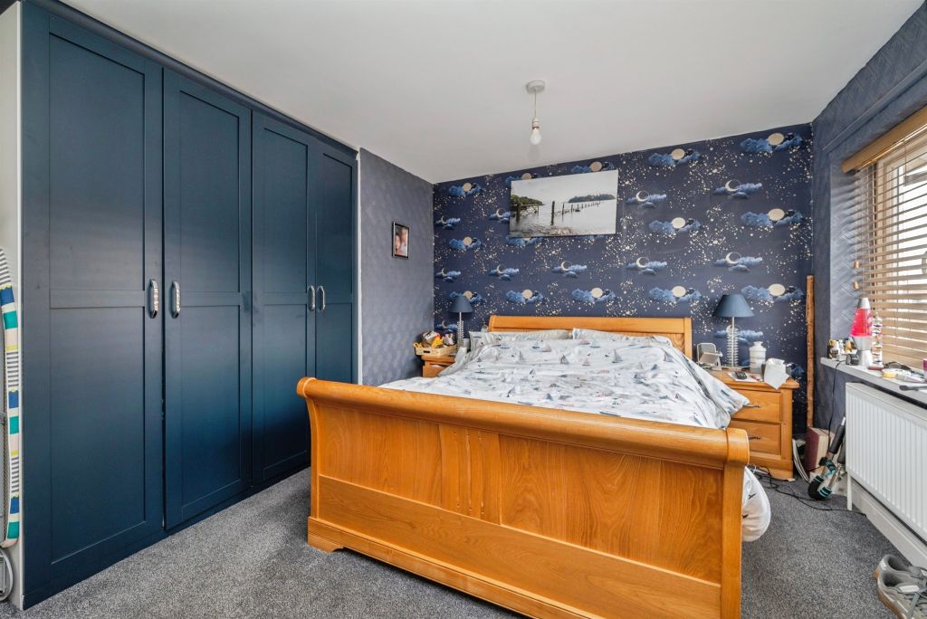 Property photo 2 of 17