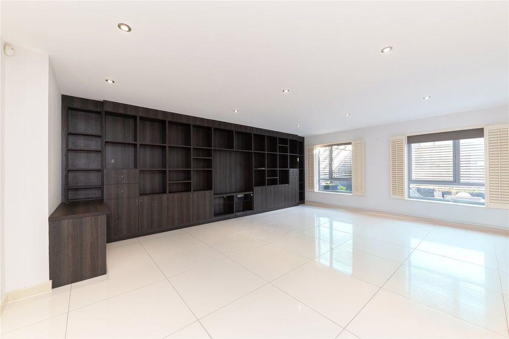 Property photo 2 of 12 Picture No. 06