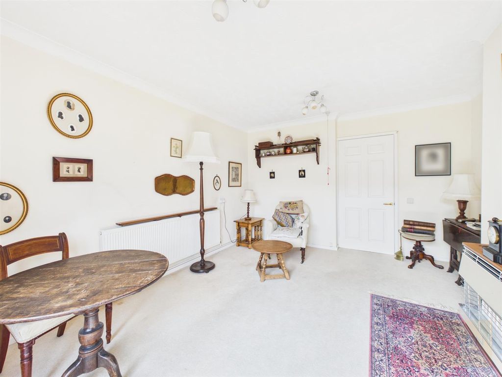 Property photo 3 of 11
